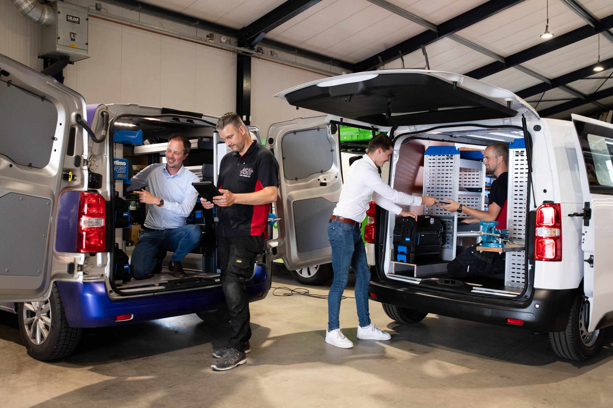 Maatwerk bedrijfswageninrichting voor service en installatie — ASH Carrosserie